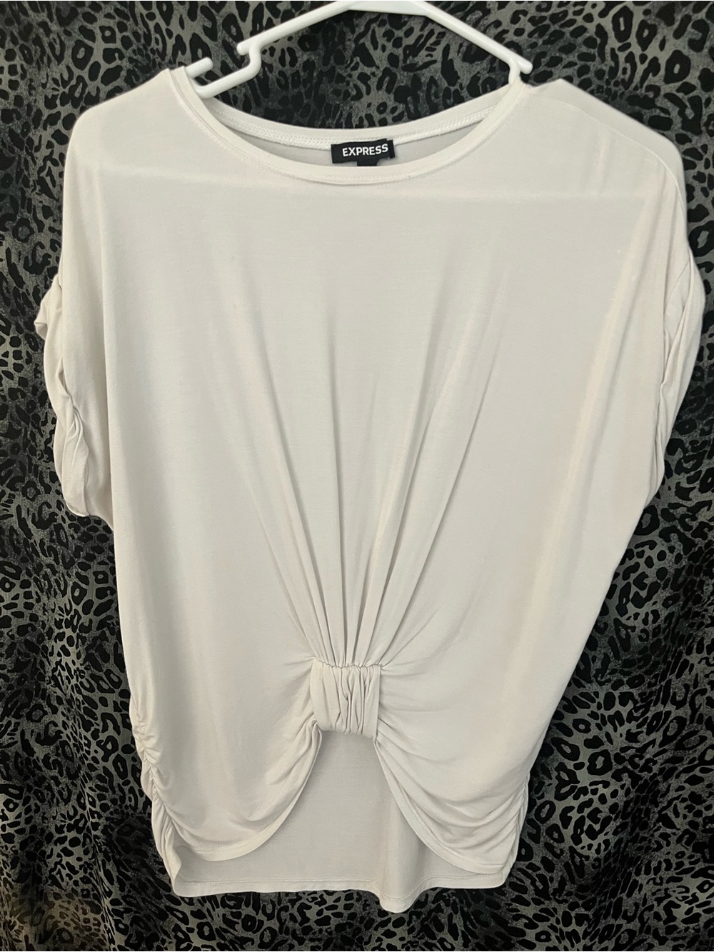 Express Cream Twist-Front Short Sleeve Tee